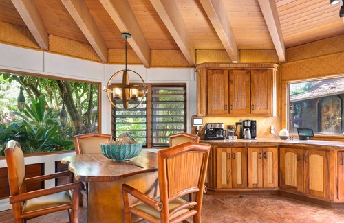 Waimanalo Villa | Fun Hawaii Hobbit House w/ AC, Tropical Vibes, Mountain View, Steps to the Beach