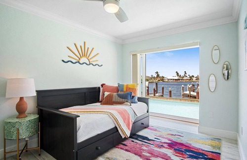Marco Island House | Fun in the SUN! Waterfront, Pool w/All Day Sun, Beach Gear, WiFi and Direct Access ~Watch the Sunset