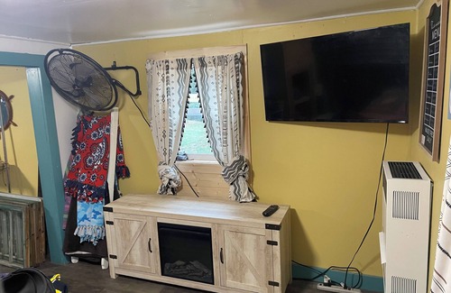 Pelkie Cabin | Fun little 2 Room cabin in Pelkie with WiFi access.