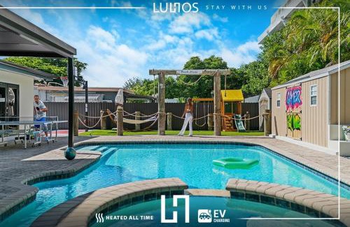 Hialeah House | Fun Oasis Getaway Pool, BBQ, Games and More L77