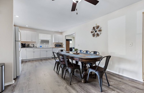 Boulder Hill House | Fun, Spacious & Handicap Accessible – Ideal for Families & Crews
