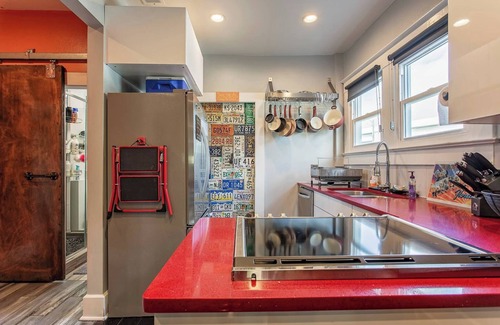 Historic Uptown House | Fun Urban Oasis: Bohemian Bungalow - Prime St Pete