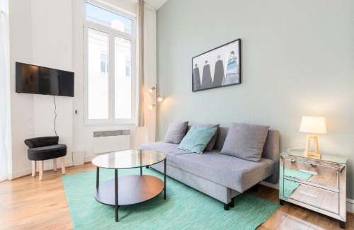 Saint-Maurice Pellevoisin Apartment | Functional flat close to the station