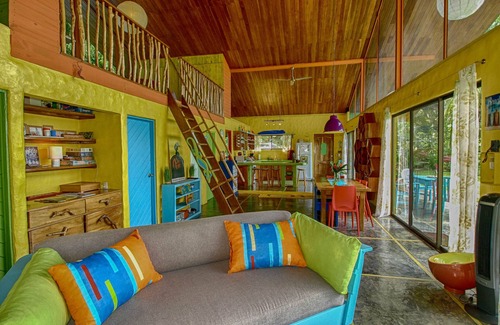 Lagunas de Baru House | Funky Jungalow with Ocean View! 10min to Beach!