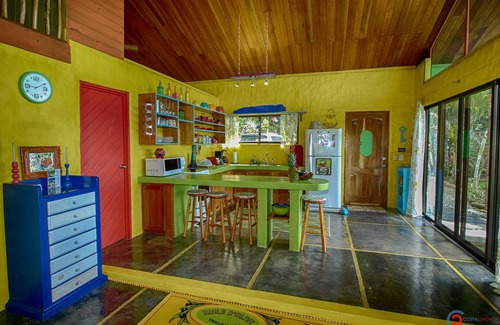 Lagunas de Baru House | Funky Jungalow with Ocean View! 10min to Beach!