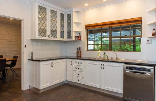 Stone Well House | Furche Barossa 5 Bedroom Holiday House