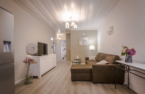 Carosse Apartment | Furnished tourist accommodation, classified 4 * with swimming pool, 2 to 3 people in St Gilles les Bains
