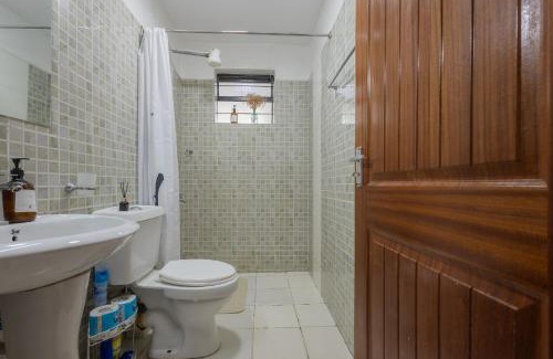 Nairobi West Apartment | Furnished 1 Bedroom Apartment in Nairobi. 15 Mins to CBD. Free WI-FI & Parking