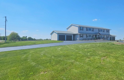 Pickett Apartment | Furnished accommodation with kitchen, one full bath and 2 bedroom's.