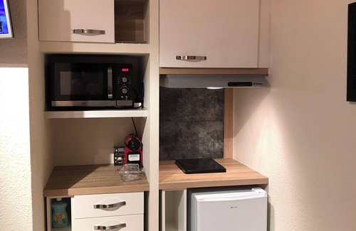 Montlucon Apartment | Furnished and equipped room in a downtown residence