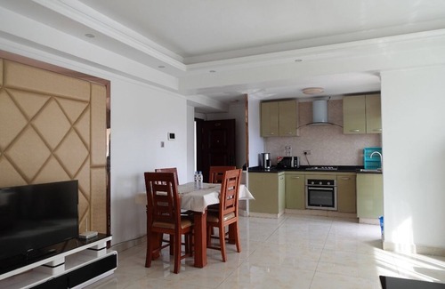 Kileleshwa Apartment | Furnished apartment in Kileleshwa Nairobi, with gym, pool, WiFi & a restaurant.