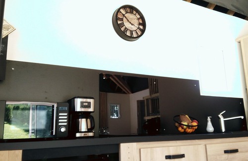 Chichee Apartment | Furnished apartment with swimming pool, 2 minutes from Chablis