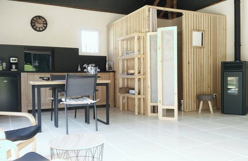 Chichee Apartment | Furnished apartment with swimming pool, 2 minutes from Chablis