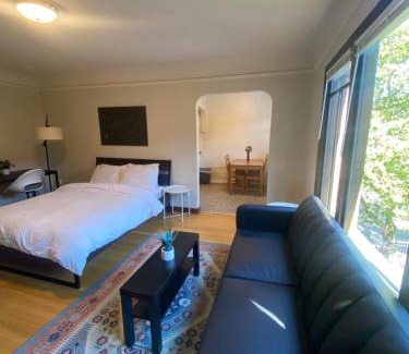 Lower Queen Anne Apartment | Furnished Apartments - Climate Pledge Arena Next Door