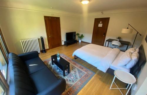 Lower Queen Anne Apartment | Furnished Apartments - Climate Pledge Arena Next Door