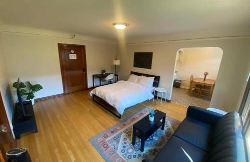 Lower Queen Anne Apartment | Furnished Apartments - Climate Pledge Arena Next Door