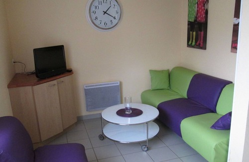 Pontorson Cottage | Furnished Cottage near Mont Saint-Michel
