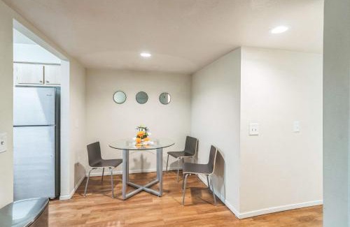 Harlow Apartment | Furnished Cozy Retreat Minutes from Autzen Stadium