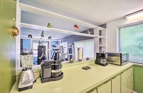 Frank House | Furnished Deck + Home Gym: Bakersville Retreat!