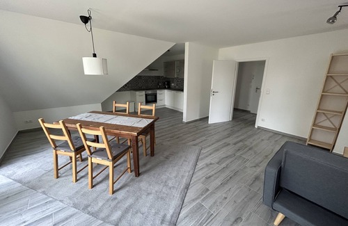 Mellensee Apartment | Furnished four-room top floor apartment with lake view
