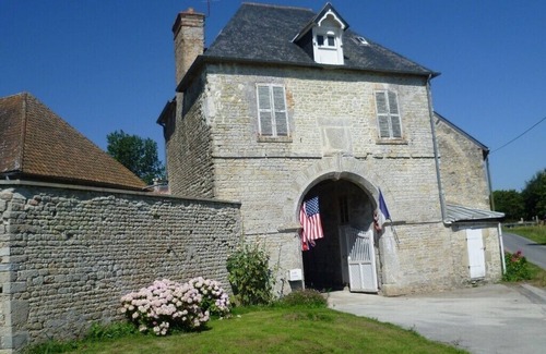 Sainte-Marie-du-Mont Cottage | Furnished farmhouse, 16th-century Norman manor house, (sleeps 2 to 7).