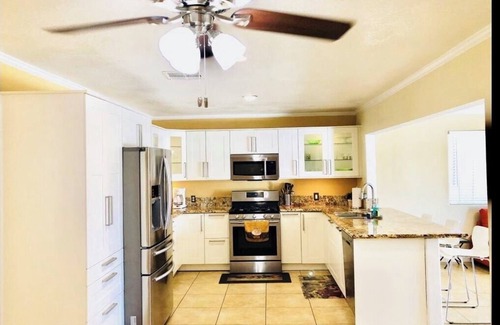 Paradise House | Furnished Home 3Bd/2Bath, Pool BBQ