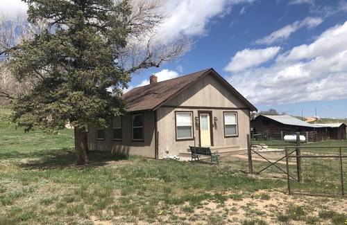 Larkspur House | Furnished home in the Country