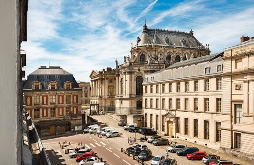 Notre-Dame Apartment | furnished luxury apartment within 50 meters of the Palace of Versailles