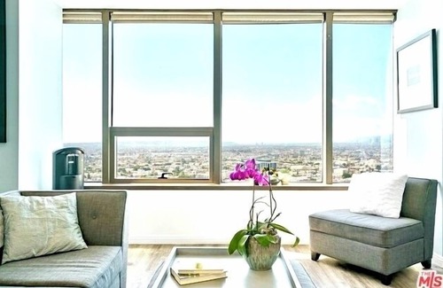 City West Condo | Furnished Luxury Condo w/2 Free Parking Spots, Utilities Included in Los Angeles