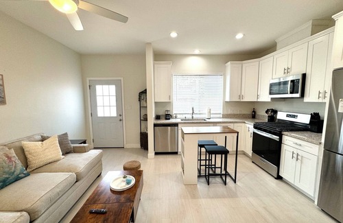 Chula Vista House | Furnished pet friendly 1 bed 1 bath house with a pool, wifi, AC, washer & dryer