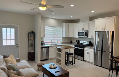 Chula Vista House | Furnished pet friendly 1 bed 1 bath house with a pool, wifi, AC, washer & dryer