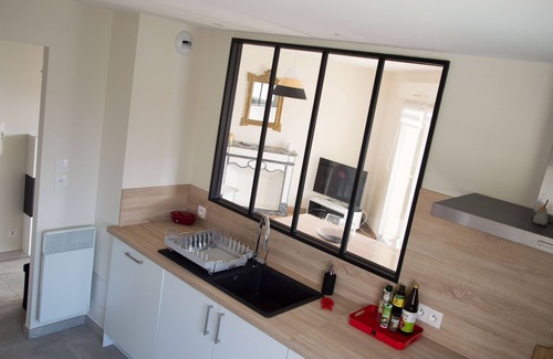 Cronenbourg Est Apartment | Furnished Strasbourg Cronenbourg with private parking and balcony