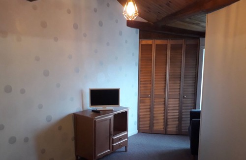 Mauleon Apartment | Furnished studio independent entrance