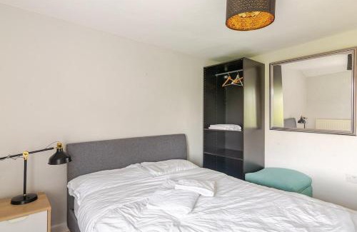 Cirencester House | Furzen Farmhouse - Quiet Alternative to a Hotel