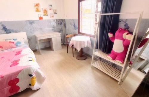 Downtown Ho Chi Minh City Apartment | Futuristic Inn