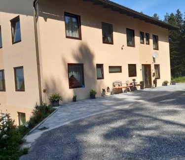 Ledenitzen House | Gästehaus am Walde - Familie Troller