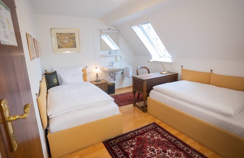 Biederstein Hotel | Gästehaus Englischer Garten