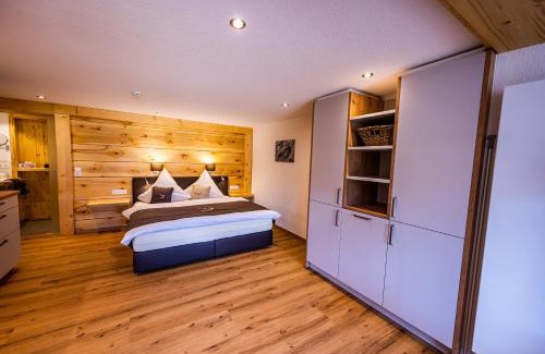 Frohnd Apartment | Gästehaus Holzer Kreuz- Vergissmeinnicht