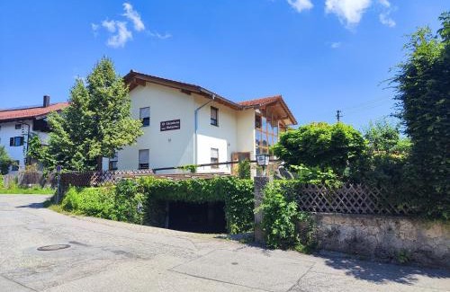Bad Aibling Apartment | Gästehaus Hubertus