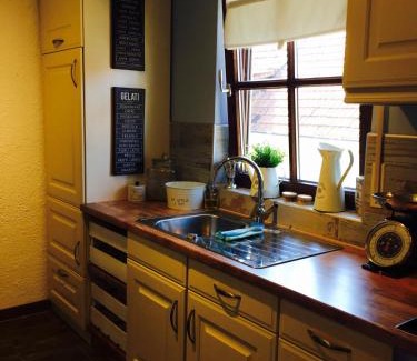 Heuchelheim-Klingen Apartment | Gästehaus Sellemols Ferienwohnung Tabakbauer