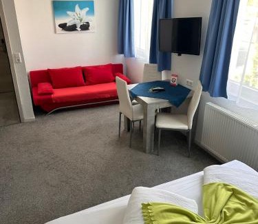 Friedrichshafen House | Gästehaus Uezel