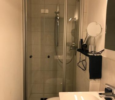 Lustnau House | Gästezimmer bei Ingrid
