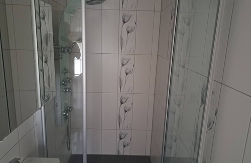 Fedderwardersiel Apartment | Gästezimmer Bootsmann für 2 Personen Direkt am Deich in Fedderwardersiel