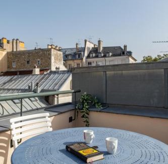 Notre-Dame Apartment | Géranimus Versailles: Notre-Dame