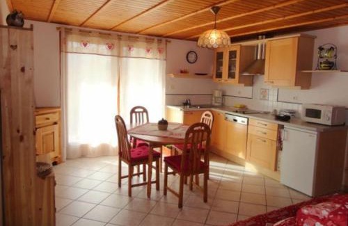 Basse-sur-le-Rupt House | Gîte à Basse-sur-le-Rupt avec Terrasse et Vue Montagne - FR-1-589-62