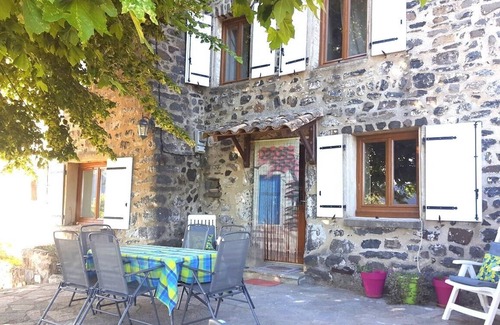 Saint-Pons House | Gîte à la Campagne Avec Vue, 3ch, Terrasse et Jardin Privatifs