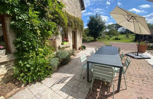 Moulins-le-Carbonnel House | Gîte écologique de charme avec grand jardin, proche des Alpes Mancelles, idéal famille et amis - FR-1-410-132