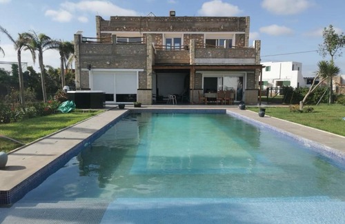 Oulad Rahmoune Apartment | Gîte équestre Balade plage petit déjeuner au bord de la piscine