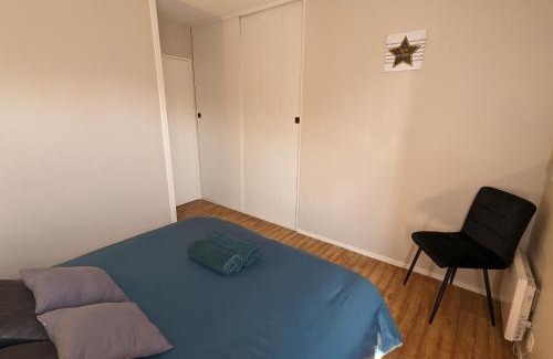 Ouzouer-sur-Loire House | Gîte 10 pers. avec jardin à 200m des commerces, proche Loire et forêt d'Orléans - FR-1-590-281