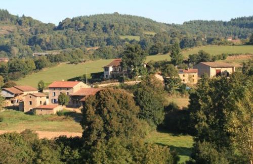 Saint-Romain-d'Urfe House | Gîte 3 chambres avec terrasse, jardin et équipements bébé - FR-1-496-190